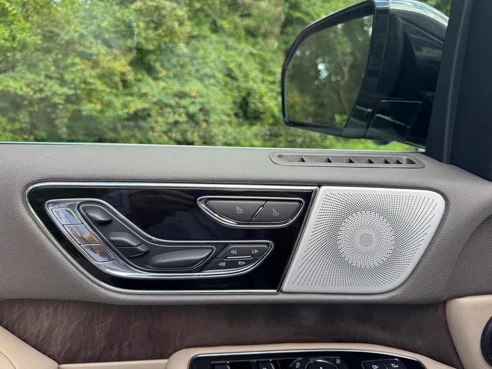 2023 Lincoln Navigator 4th Gen - Image 12 of 21