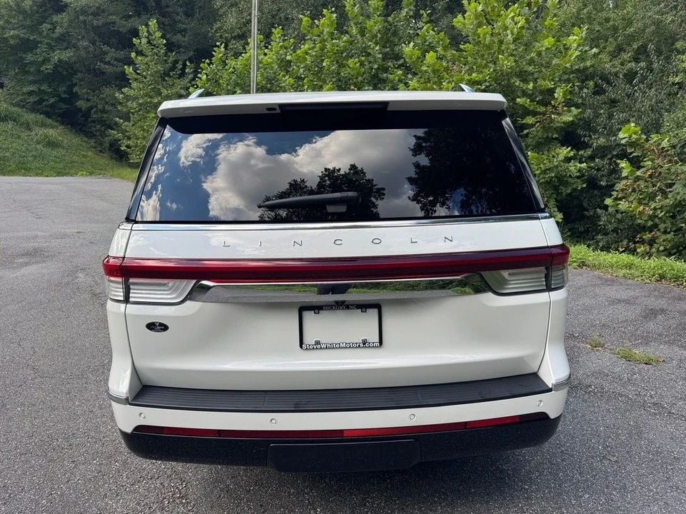 2023 Lincoln Navigator 4th Gen - Image 7 of 21