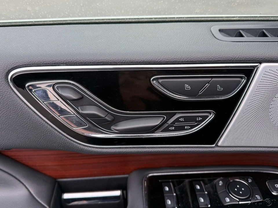 2023 Lincoln Navigator 4th Gen - Image 13 of 21