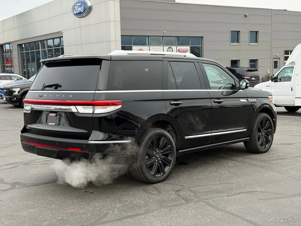 2023 Lincoln Navigator 4th Gen - Image 3 of 12