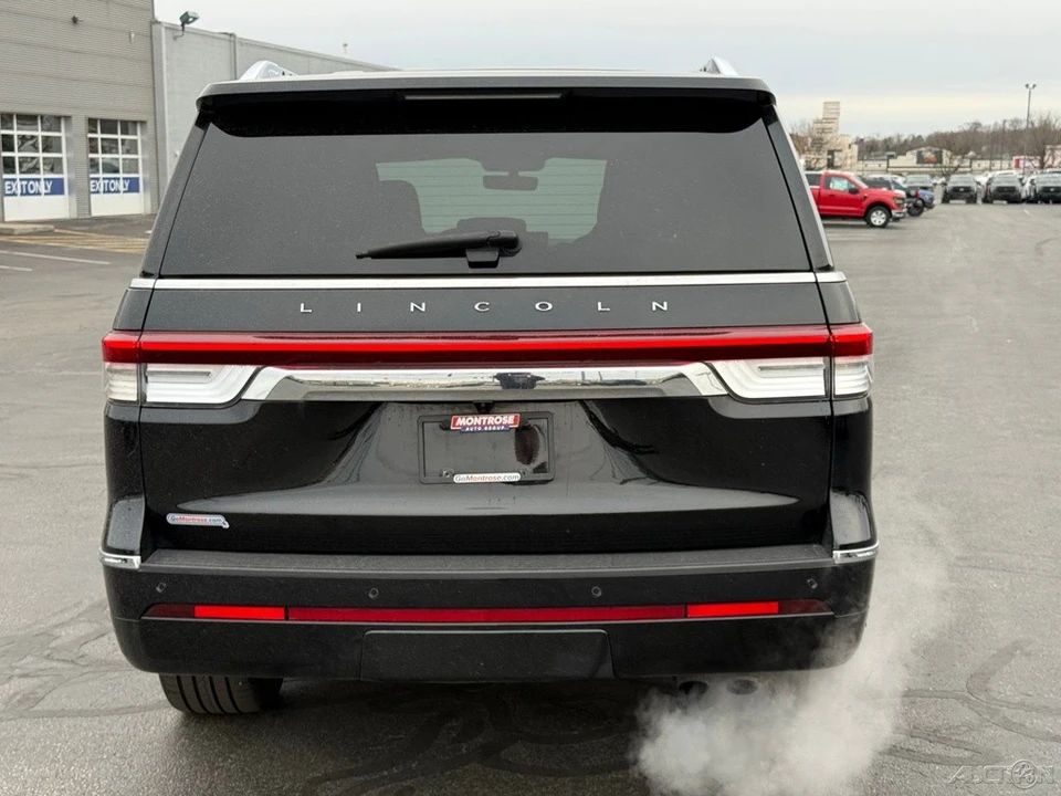 2023 Lincoln Navigator 4th Gen - Image 4 of 12