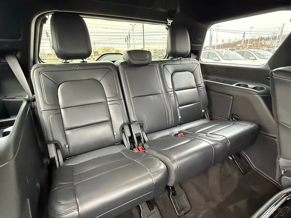 2023 Lincoln Navigator 4th Gen - Image 15 of 21