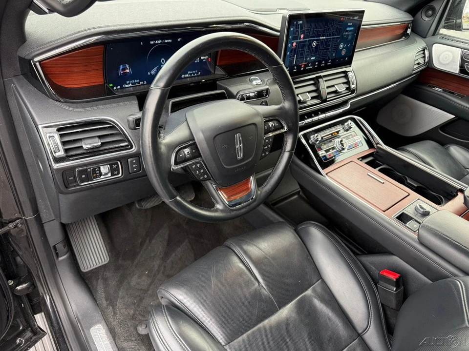 2023 Lincoln Navigator 4th Gen - Image 11 of 12