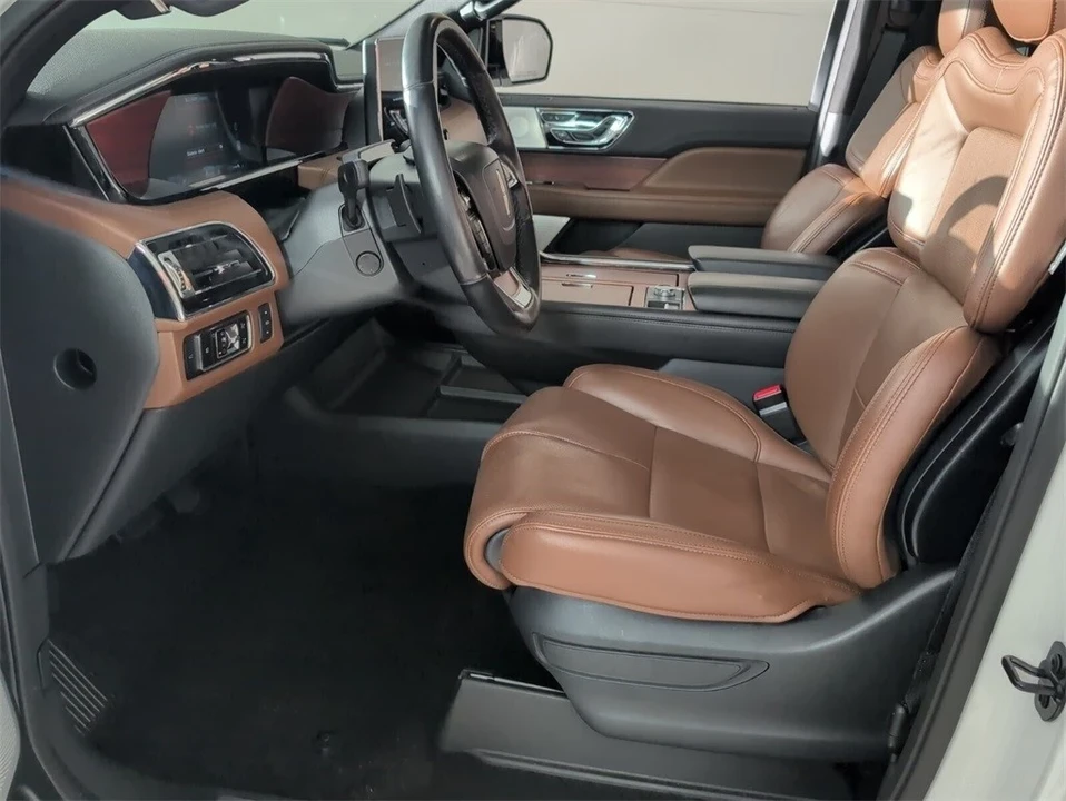 2023 Lincoln Navigator 4th Gen - Image 7 of 12