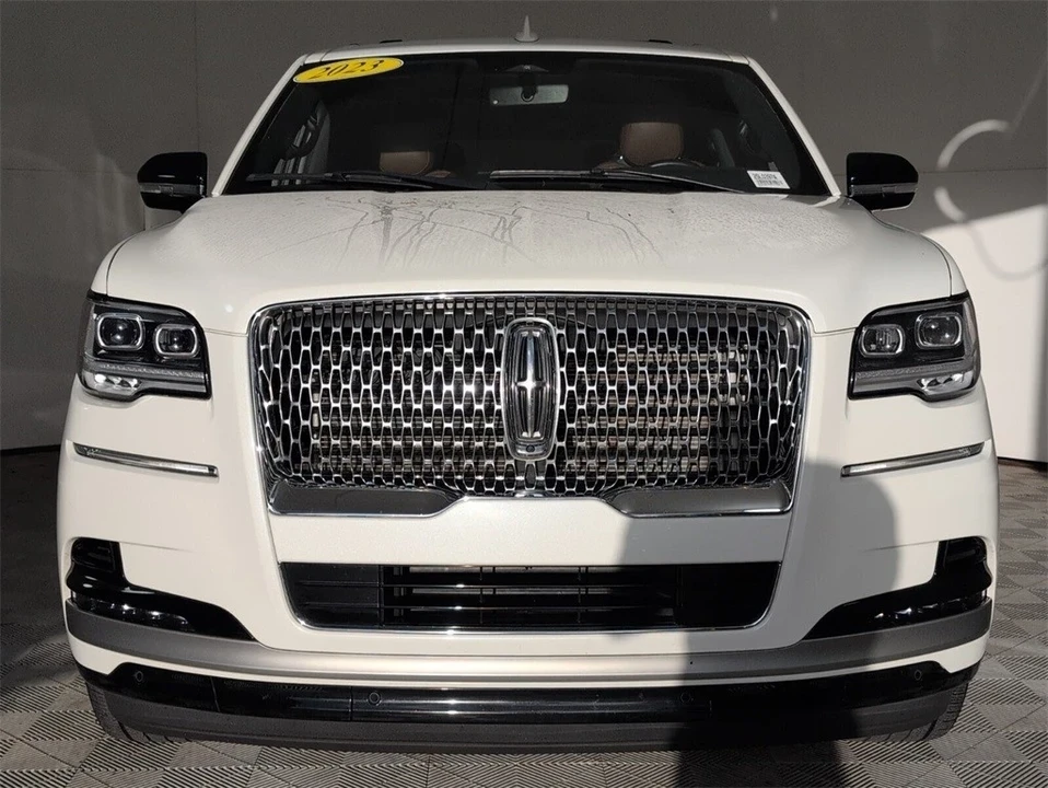 2023 Lincoln Navigator 4th Gen - Image 3 of 12