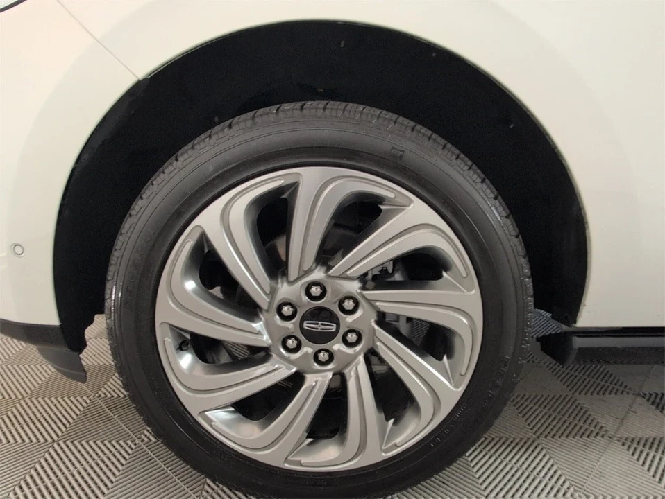 2023 Lincoln Navigator 4th Gen - Image 19 of 21