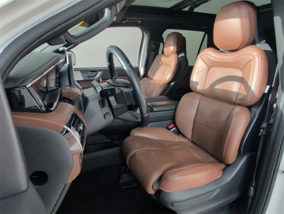 2023 Lincoln Navigator 4th Gen - Image 6 of 12