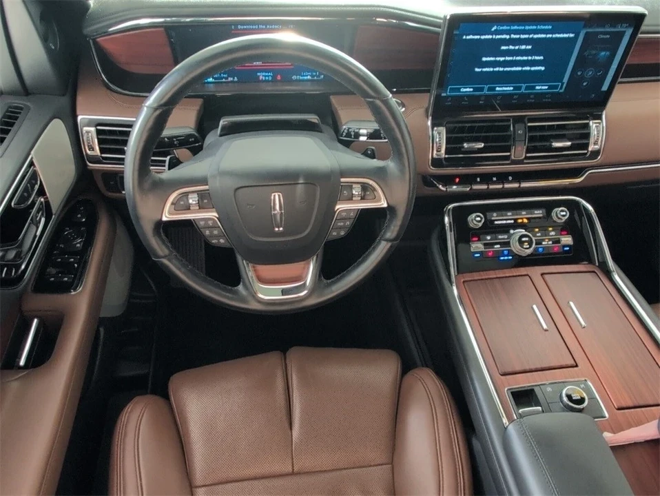 2023 Lincoln Navigator 4th Gen - Image 9 of 12
