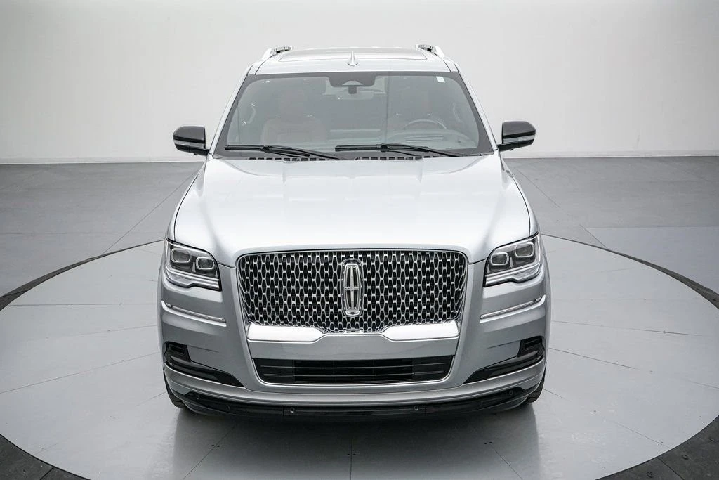 2023 Lincoln Navigator 4th Gen - Image 10 of 21