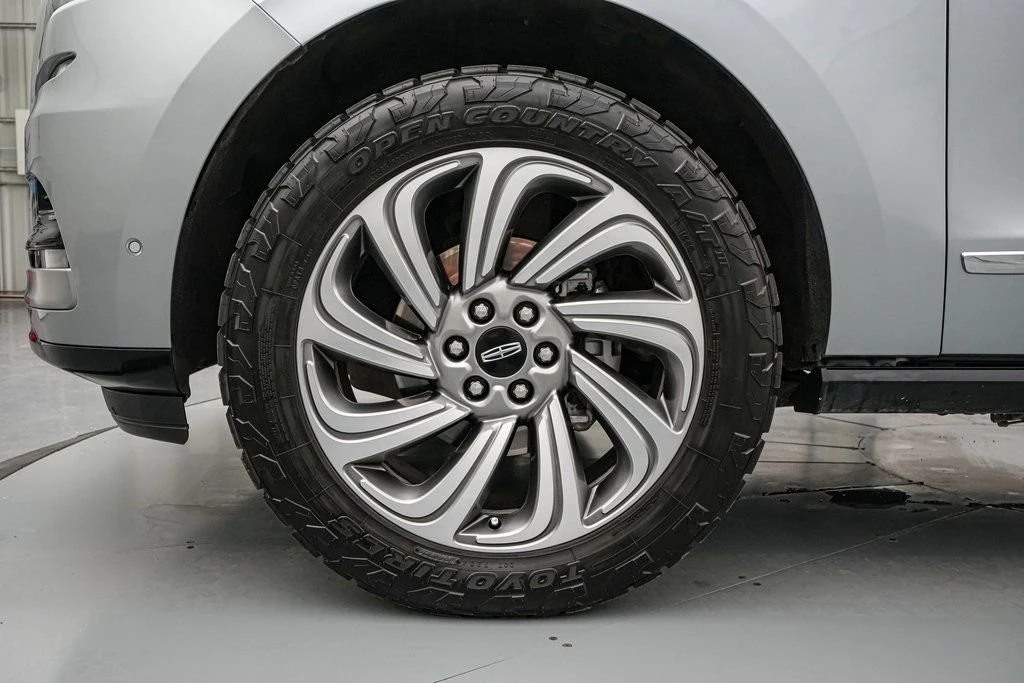 2023 Lincoln Navigator 4th Gen - Image 11 of 21