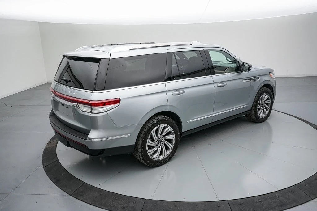 2023 Lincoln Navigator 4th Gen - Image 5 of 21