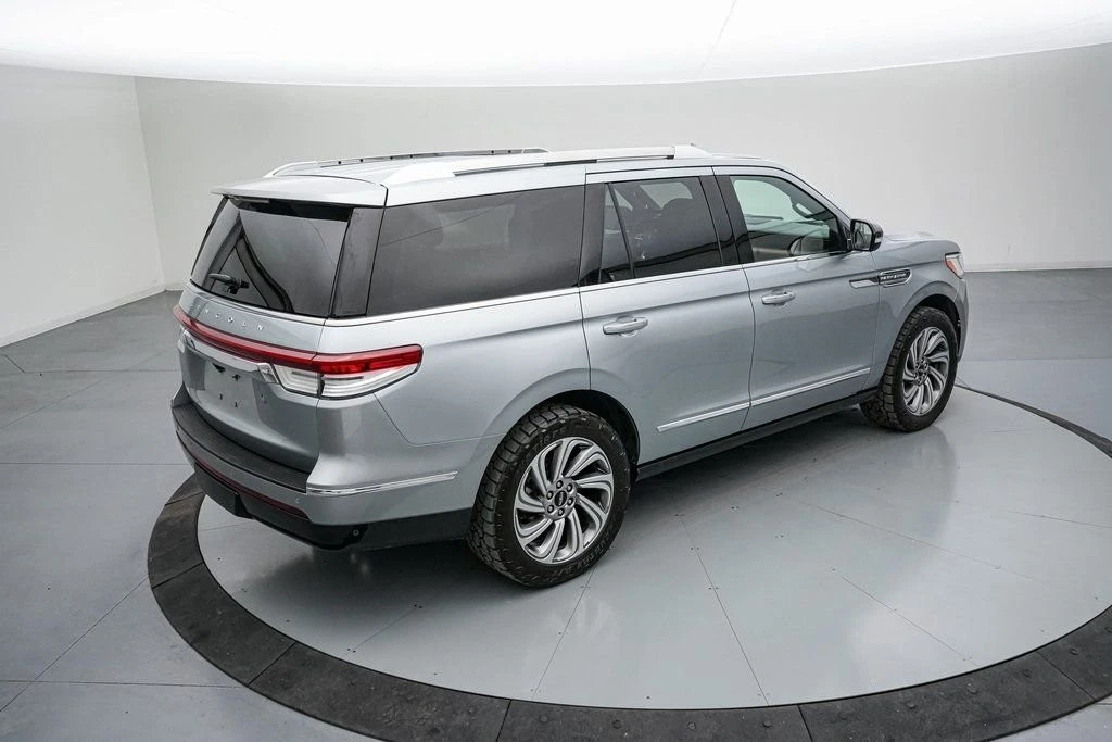 2023 Lincoln Navigator 4th Gen - Image 5 of 21