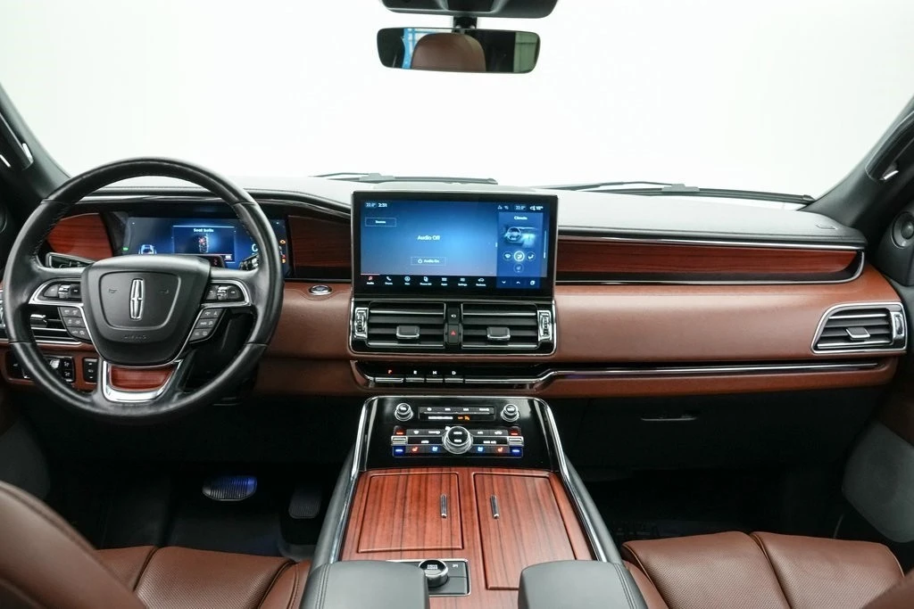 2023 Lincoln Navigator 4th Gen - Image 18 of 21