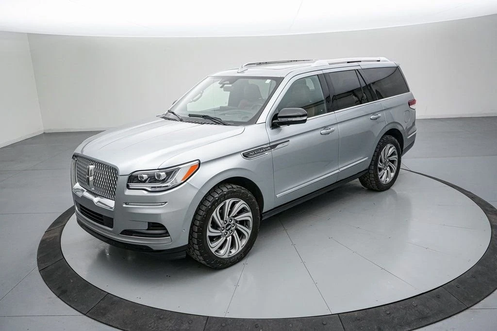 2023 Lincoln Navigator 4th Gen - Image 9 of 21