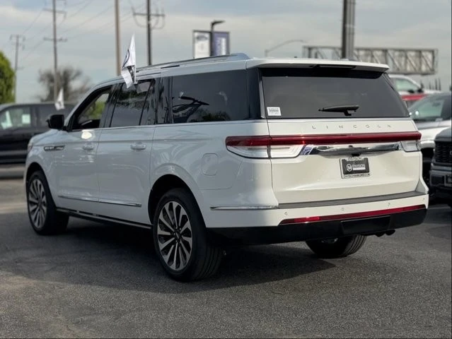 2023 Lincoln Navigator 4th Gen - Image 12 of 12