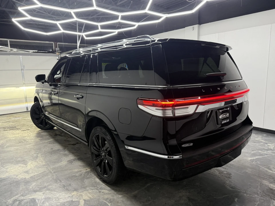 2023 Lincoln Navigator 4th Gen - Image 8 of 21