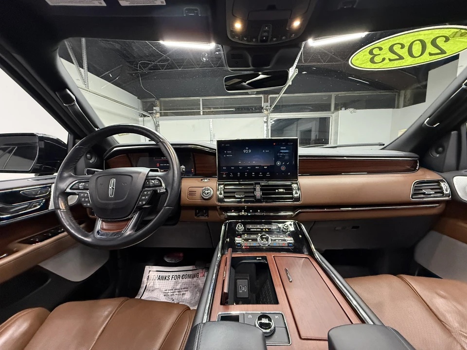 2023 Lincoln Navigator 4th Gen - Image 16 of 21