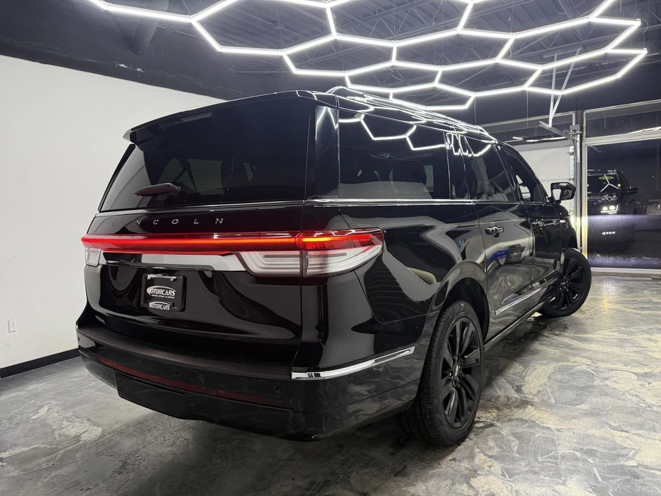 2023 Lincoln Navigator 4th Gen - Image 3 of 21