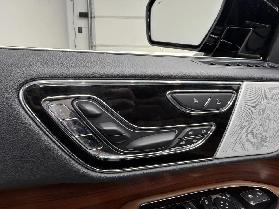2023 Lincoln Navigator 4th Gen - Image 14 of 21