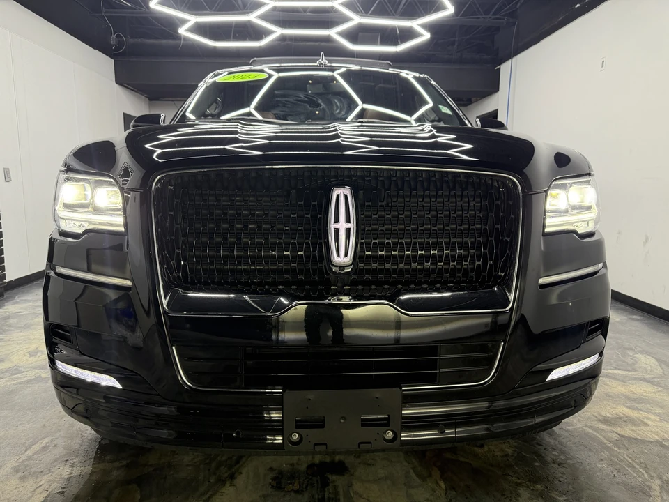 2023 Lincoln Navigator 4th Gen - Image 9 of 21