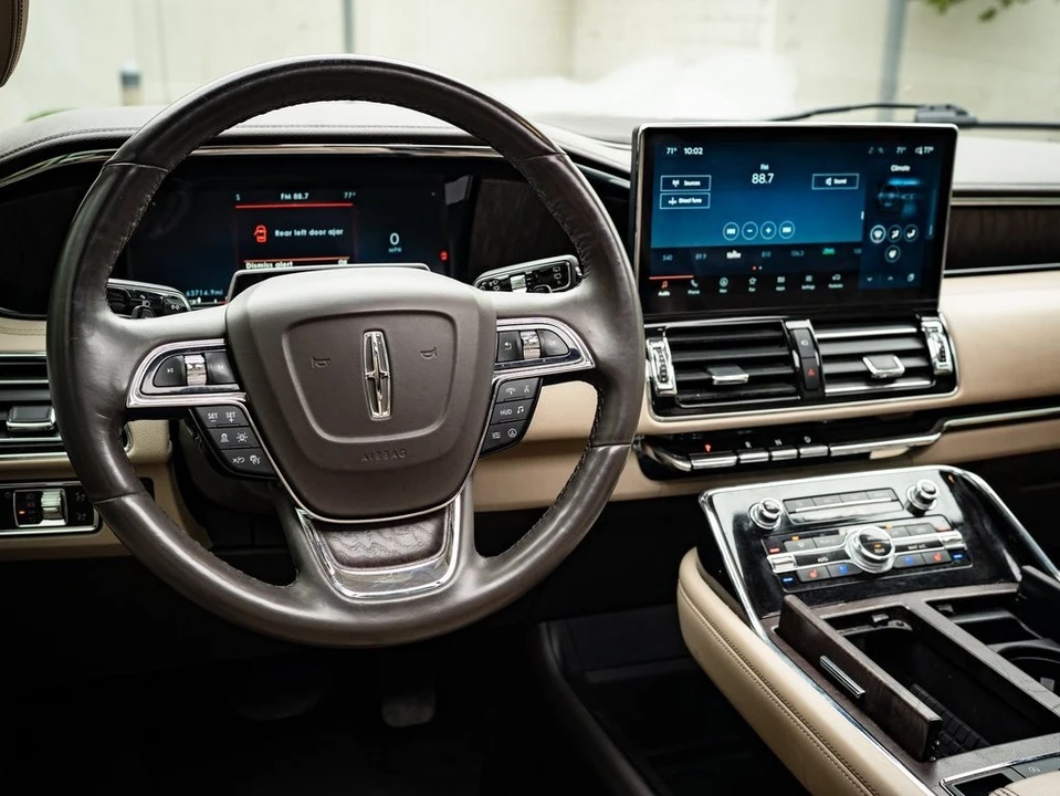 2023 Lincoln Navigator 4th Gen - Image 4 of 21