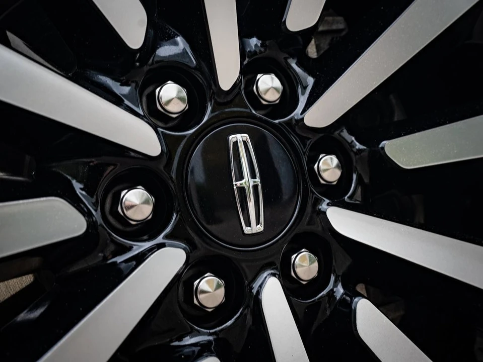 2023 Lincoln Navigator 4th Gen - Image 8 of 21