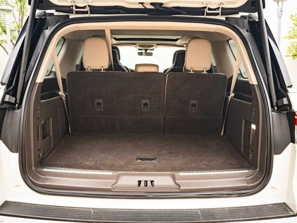 2023 Lincoln Navigator 4th Gen - Image 18 of 21