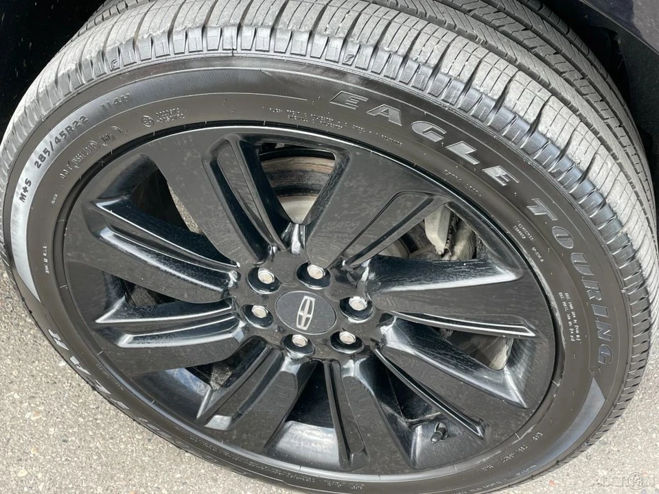 2023 Lincoln Navigator 4th Gen - Image 10 of 21