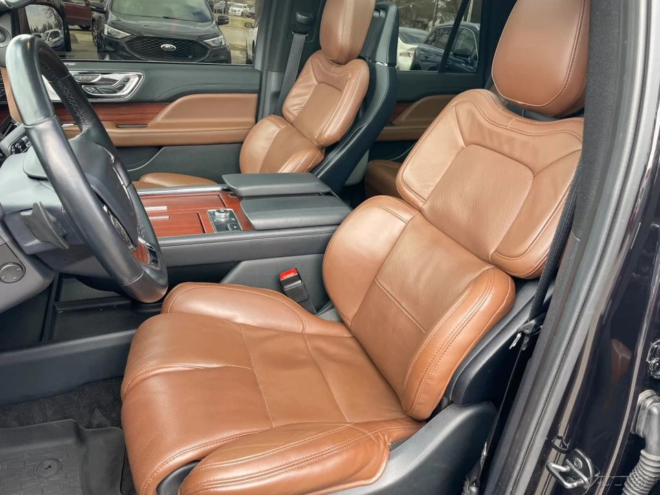 2023 Lincoln Navigator 4th Gen - Image 17 of 21