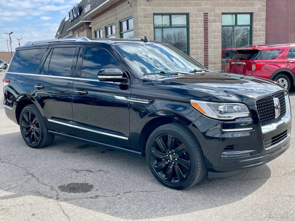 2023 Lincoln Navigator 4th Gen - Image 3 of 21