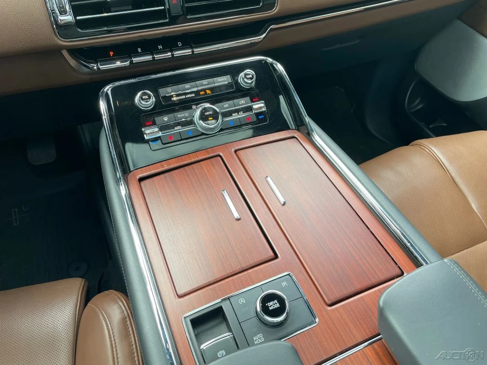 2023 Lincoln Navigator 4th Gen - Image 20 of 21