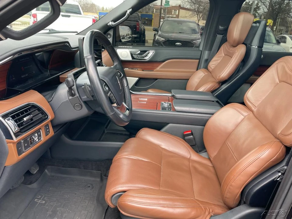 2023 Lincoln Navigator 4th Gen - Image 16 of 21