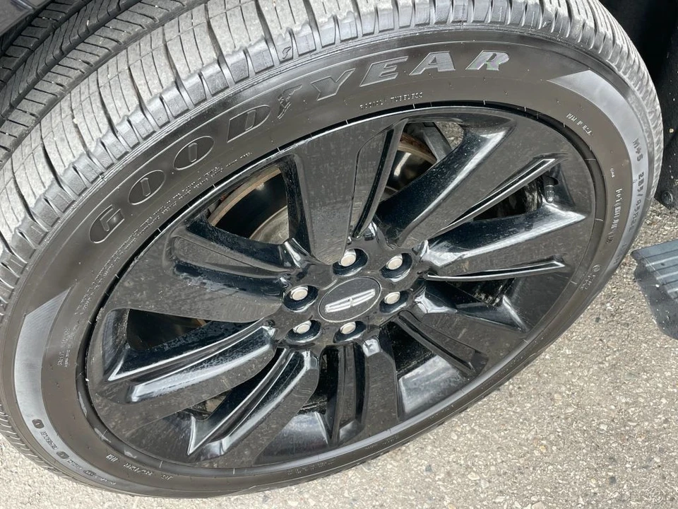 2023 Lincoln Navigator 4th Gen - Image 9 of 21