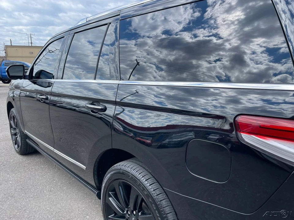 2023 Lincoln Navigator 4th Gen - Image 13 of 21