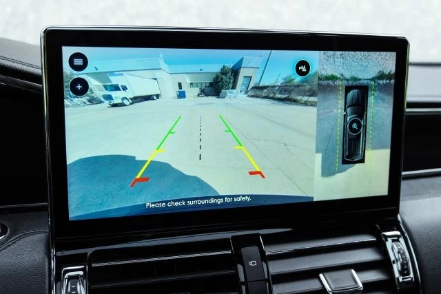 2023 Lincoln Navigator 4th Gen - Image 28 of 31