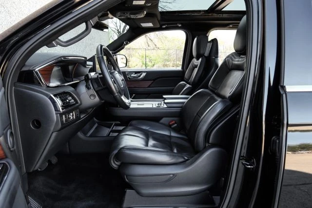 2023 Lincoln Navigator 4th Gen - Image 4 of 31