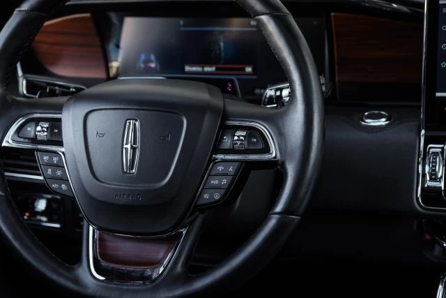 2023 Lincoln Navigator 4th Gen - Image 20 of 31
