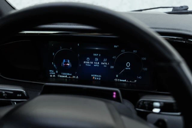 2023 Lincoln Navigator 4th Gen - Image 23 of 31