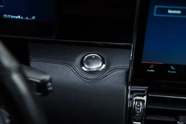 2023 Lincoln Navigator 4th Gen - Image 25 of 31