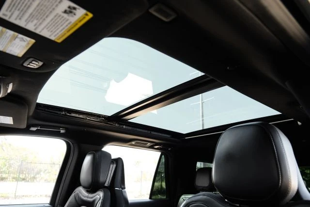 2023 Lincoln Navigator 4th Gen - Image 5 of 31