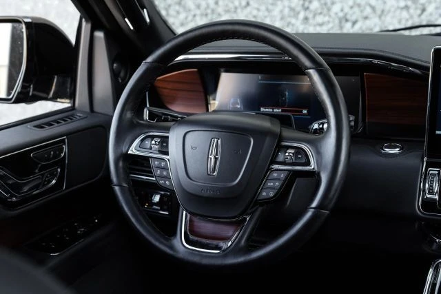 2023 Lincoln Navigator 4th Gen - Image 18 of 31