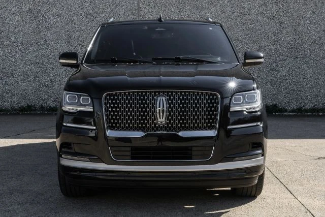 2023 Lincoln Navigator 4th Gen - Image 6 of 31