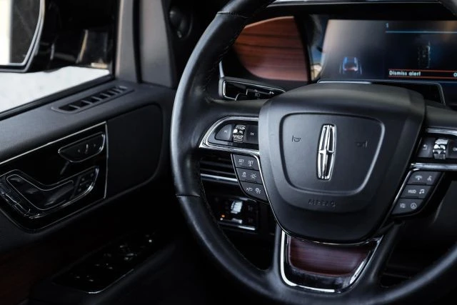 2023 Lincoln Navigator 4th Gen - Image 19 of 31