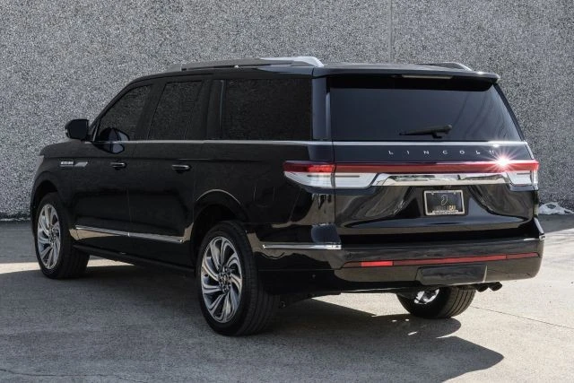 2023 Lincoln Navigator 4th Gen - Image 11 of 31