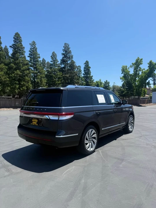 2023 Lincoln Navigator 4th Gen - Image 3 of 9