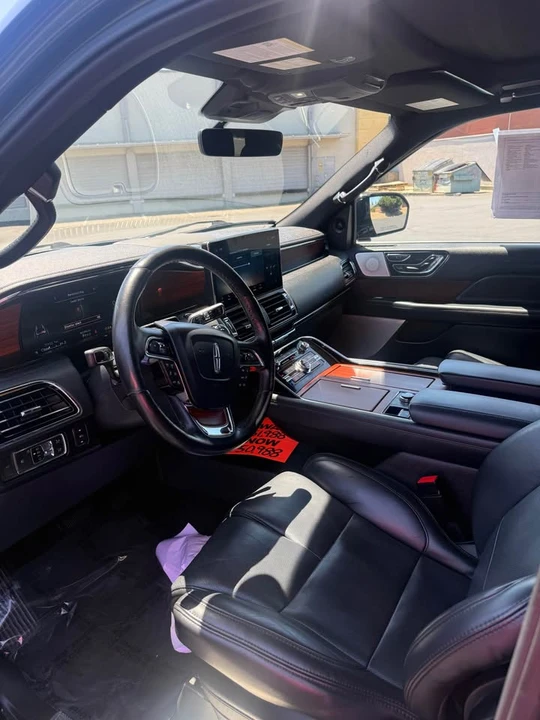 2023 Lincoln Navigator 4th Gen - Image 5 of 9