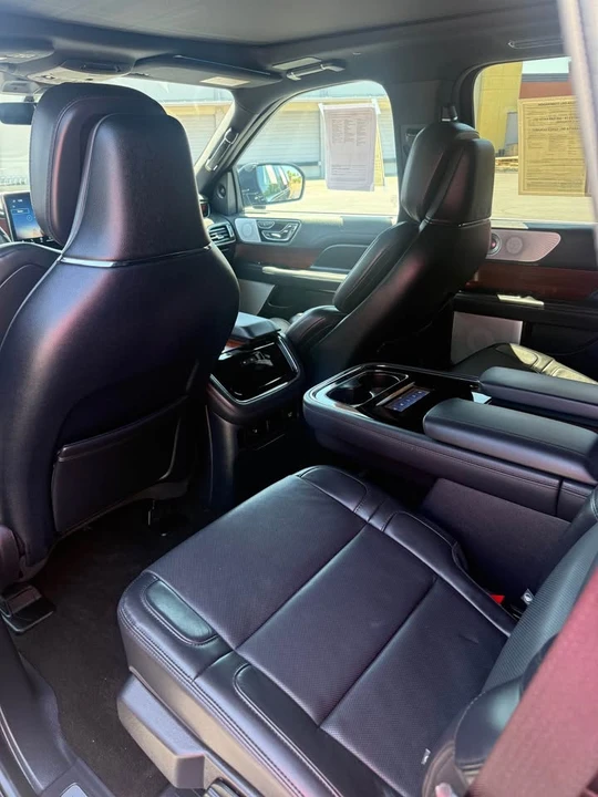 2023 Lincoln Navigator 4th Gen - Image 6 of 9