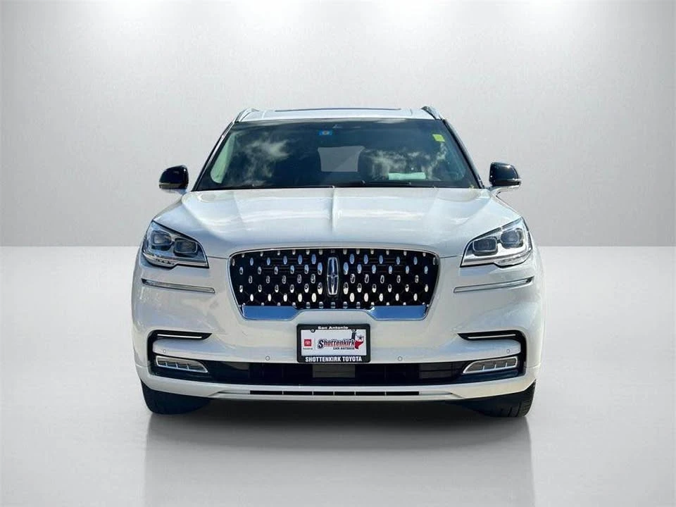 2023 Lincoln Aviator 2nd Gen - Image 2 of 18