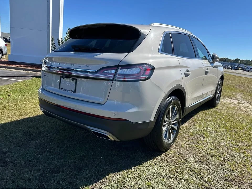 2023 Lincoln Nautilus - Image 2 of 3