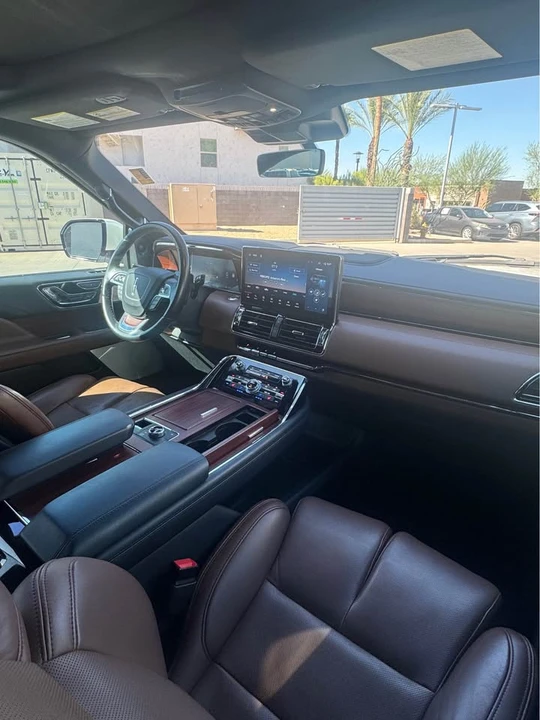 2023 Lincoln Navigator 4th Gen - Image 8 of 13